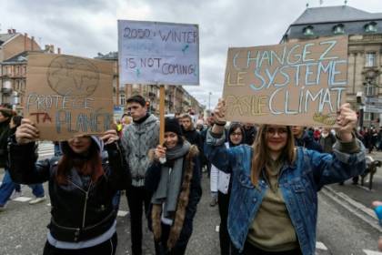 Aux arbres, citoyens nouvelle mobilisation en France autour du climat.jpg Aux arbres, citoyens nouvelle mobilisation en France autour du climat.jpg