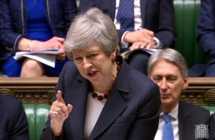 Theresa May s'engage à partir une fois son accord de Brexit adopté.jpg Theresa May s'engage à partir une fois son accord de Brexit adopté.jpg