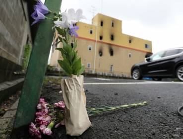 le Japon pleure les 33 victimes d'un incendie criminel.jpg le Japon pleure les 33 victimes d'un incendie criminel.jpg