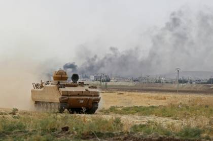 Pence et Pompeo à Ankara pour arracher un cessez-le-feu à Erdogan.jpg Pence et Pompeo à Ankara pour arracher un cessez-le-feu à Erdogan.jpg