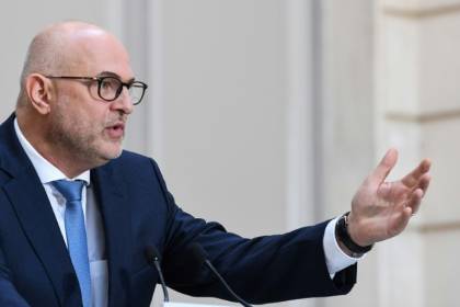 le face-à-face ne fait que démarrer à l'Assemblée.jpg le face-à-face ne fait que démarrer à l'Assemblée.jpg