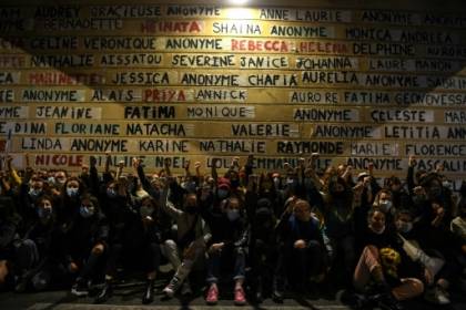 Un mémorial aux victimes de féminicides pour le premier anniversaire.jpg Un mémorial aux victimes de féminicides pour le premier anniversaire.jpg