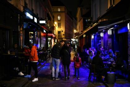 Paris en état d'alerte maximale mais les restaurants restent ouverts.jpg Paris en état d'alerte maximale mais les restaurants restent ouverts.jpg