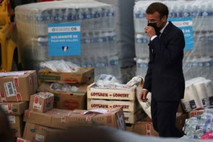 Macron promet de gros moyens pour reconstruire.jpg Macron promet de gros moyens pour reconstruire.jpg