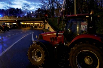 opérations escargots et blocages par des tracteurs en Ile-de-France vendredi.jpg opérations escargots et blocages par des tracteurs en Ile-de-France vendredi.jpg