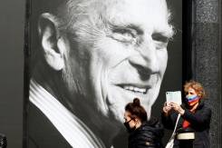 Les adieux de la reine et son royaume au prince Philip.jpg Les adieux de la reine et son royaume au prince Philip.jpg
