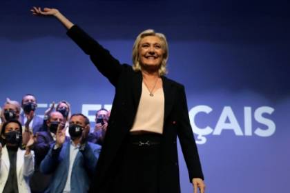 Marine Le Pen exhorte ses militants à aller.jpg Marine Le Pen exhorte ses militants à aller.jpg