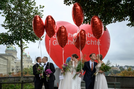 Oui ! Les Suisses votent largement pour le mariage pour tous