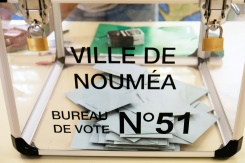 Le maintien du référendum en Calédonie.jpg Le maintien du référendum en Calédonie.jpg