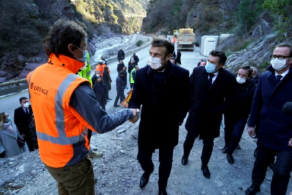 Dans la Roya, Macron face au chantier.jpg Dans la Roya, Macron face au chantier.jpg