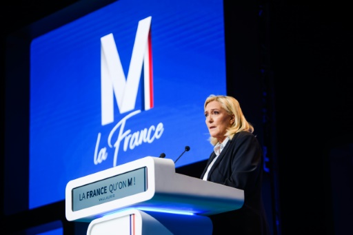 Présidentielle : à droite, la "guerre des trois" s'intensifie