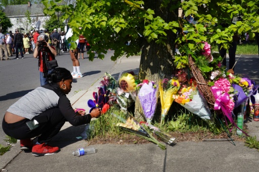 Choc, incompréhension et colère après une tuerie raciste dans l'Etat de New York
