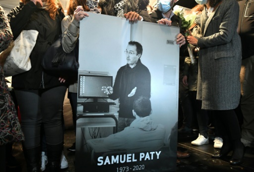 La famille de Samuel Paty porte plainte contre l'administration, "fautive" de ne pas l'avoir protégé