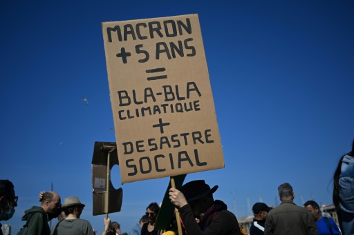 Cortèges fournis et incidents violents pour un 1er-Mai très politique