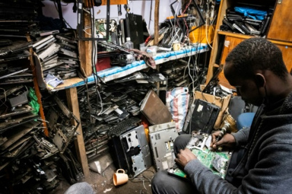 recyclage pour endiguer la marée des déchets électroniques au Kenya.jpg recyclage pour endiguer la marée des déchets électroniques au Kenya.jpg