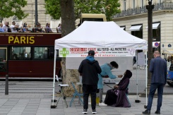 Covid-19: le système de soins "va tenir", assure Delfraissy