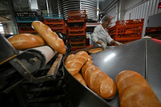 A Kiev, la bataille du pain sous les bombes russes