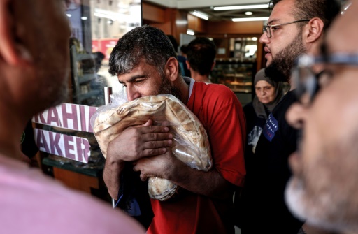 Liban : des habitants s'insurgent contre les files d'attente interminables pour le pain