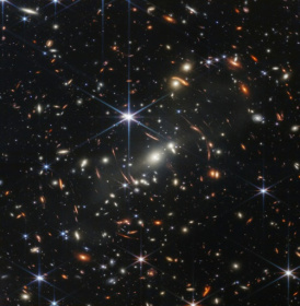 La première image du télescope James Webb dévoile le tout jeune Univers.jpg La première image du télescope James Webb dévoile le tout jeune Univers.jpg