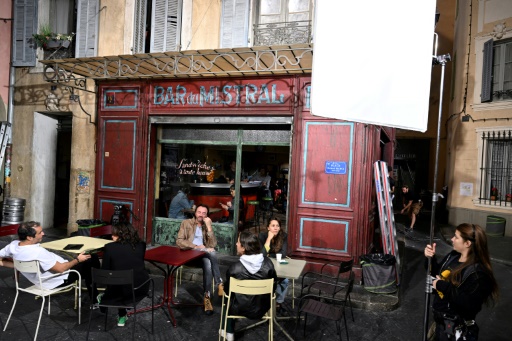 Clap de fin pour "Plus belle la vie" : des équipes émues au défi de "se renouveler"