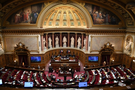 Le Parlement adopte définitivement un projet de loi pour encadrer le secteur des influenceurs