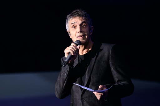A La Baule, Julien Clerc rend hommage sur scène à son "petit frère" Gérard Leclerc