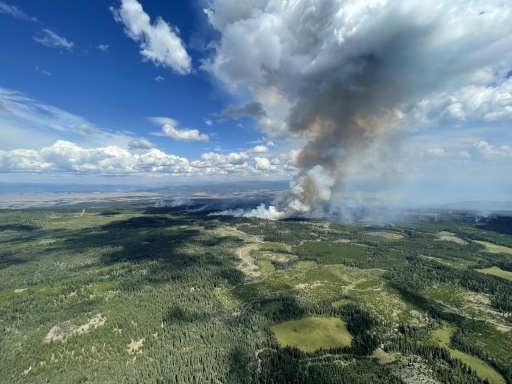 Evacuation de la plus grande ville du Nord canadien en raison des feux de forêt