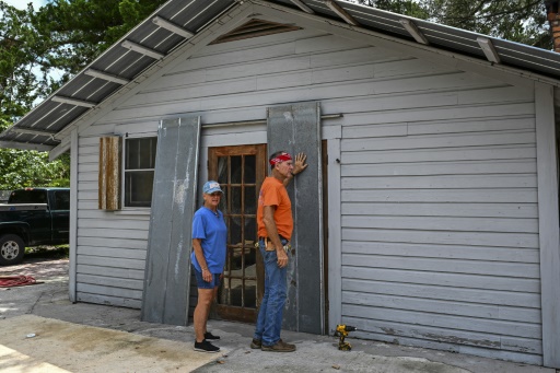 Evacuations et préparatifs en Floride avant l'arrivée de l'ouragan Idalia