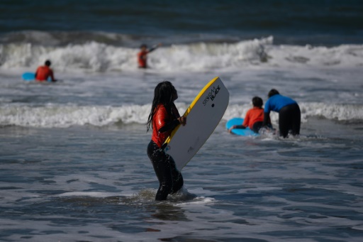 A San Francisco, le surf se métisse grâce à des programmes scolaires