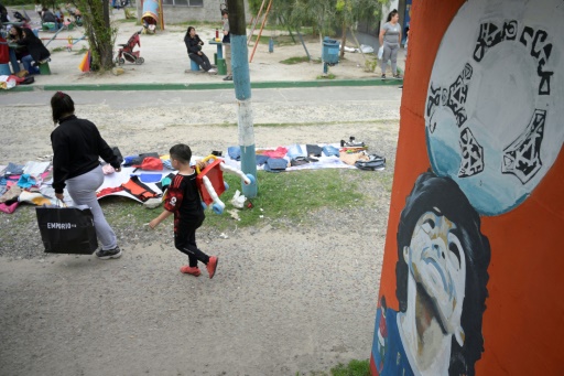 "Tee-shirt contre riz" : le troc dans une Argentine en crise qui vote