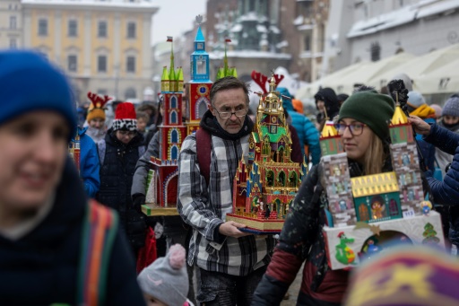 Entre tradition et politique, les crèches de Noël de Cracovie