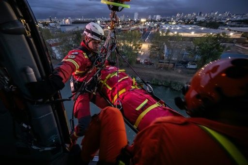 De la Tour Eiffel aux catacombes, le Paris périlleux des pompiers du GRIMP