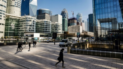 La Défense, un quartier d'affaires de plus en plus étudiant.jpg