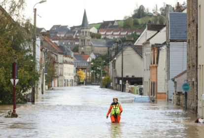 une décrue partielle mais le ciel scruté avec inquiétude.jpg