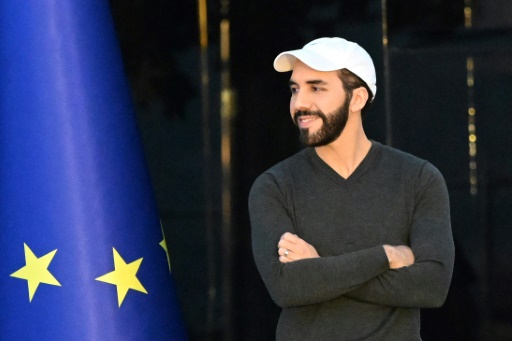 Nayib Bukele, le président qui aime être un "dictateur cool"