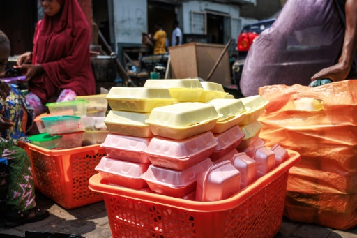 Nigeria : l'interdiction du plastique à usage unique à Lagos éveille craintes et enthousiasme