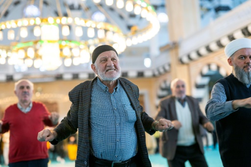 A Istanbul, des mosquées convertissent leurs fidèles au sport