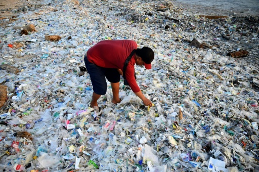 A Bali, les touristes horrifiés par un raz-de-marée d'ordures