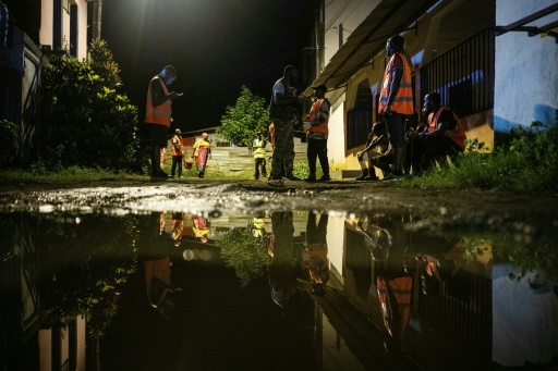 A Mayotte, la débrouille dans les quartiers populaires contre l'insécurité