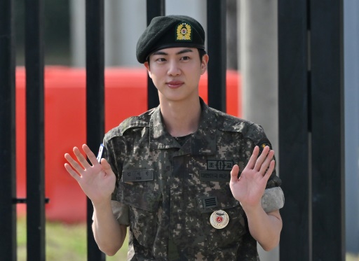 Corée du Sud : Jin, premier membre de BTS libéré de son service militaire