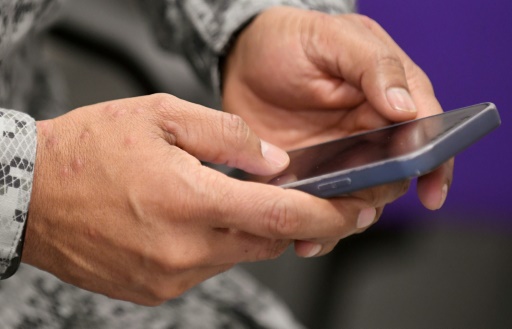 Face aux arnaques téléphoniques, "vous avez un doute: vous coupez et vous appelez" votre banque