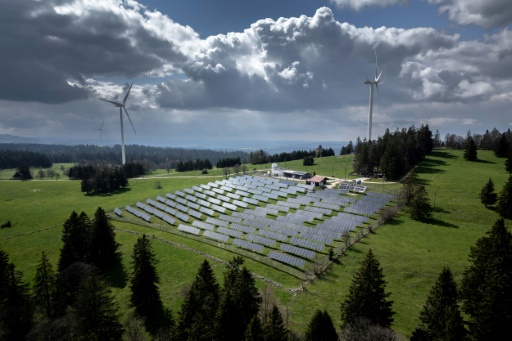 Les Suisses valident par un vote la loi accélérant le développement des énergies renouvelables