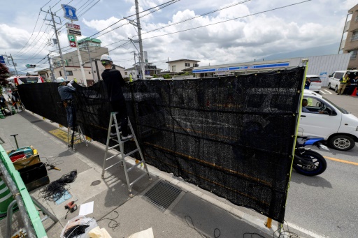 Japon : La bâche anti-Mont Fuji déjà vandalisée