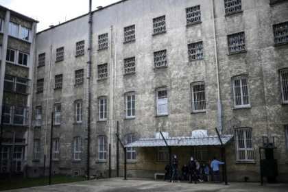 Au centre de rétention de sûreté de Fresnes, un couloir vide et zéro pensionnaire.jpg