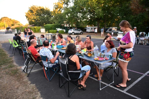 Dans un camping des Landes, autogestion et vacances à petit prix