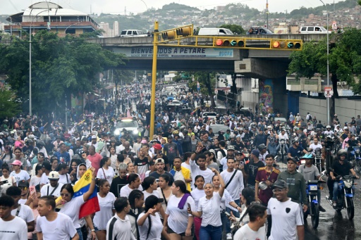 "Ils nous ont volé" : à Caracas, la colère contre la réélection de Maduro