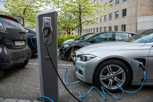 Automobile : l'électrique dépasse l'essence sur les routes de Norvège