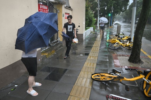 Shanghai frappée par son plus fort typhon en 75 ans