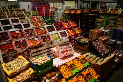 Une majorité de fruits non bio vendus en France contenaient en 2022 au moins un résidu détecté de pesticide associé à une classe de danger pour la santé humaine