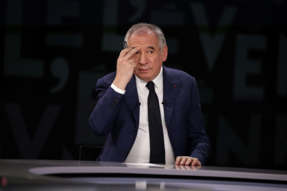 Le Premier ministre François Bayrou sur le plateau de l'émission "L'Evénement" sur France 2, le 19 décembre 2024 à Paris